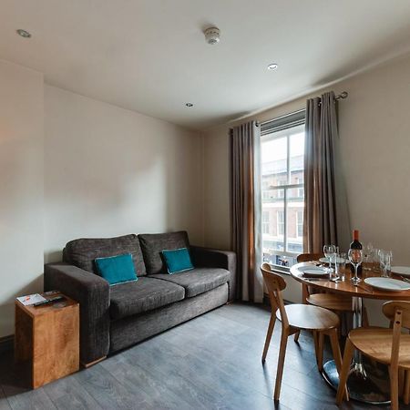 Base Serviced Apartments - City Road Chester Buitenkant foto
